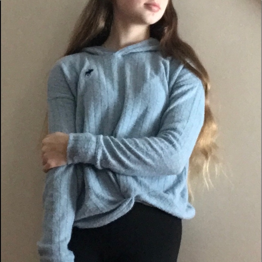 Abercrombie kids cozy blue long sleeve shirt with hood